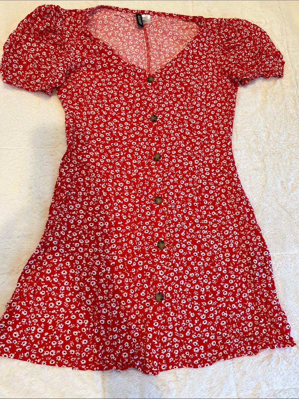 NWOT H&M Red and White Floral Button-Front Dress